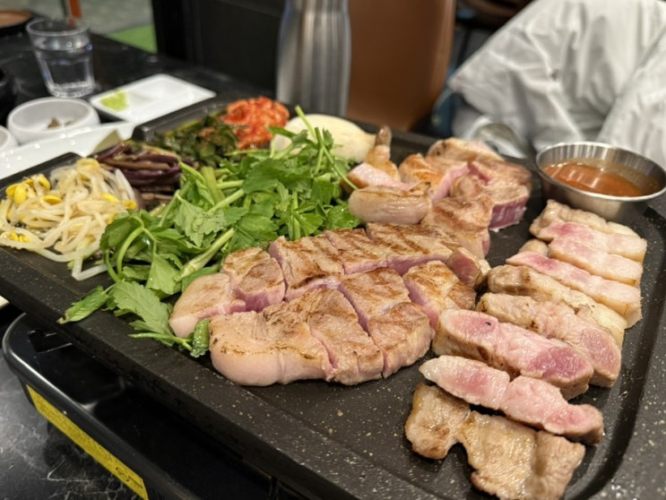 [홍대맛집] 단체회식 추천 초벌된 고기로 굽기 편한 고기집 <대서리>