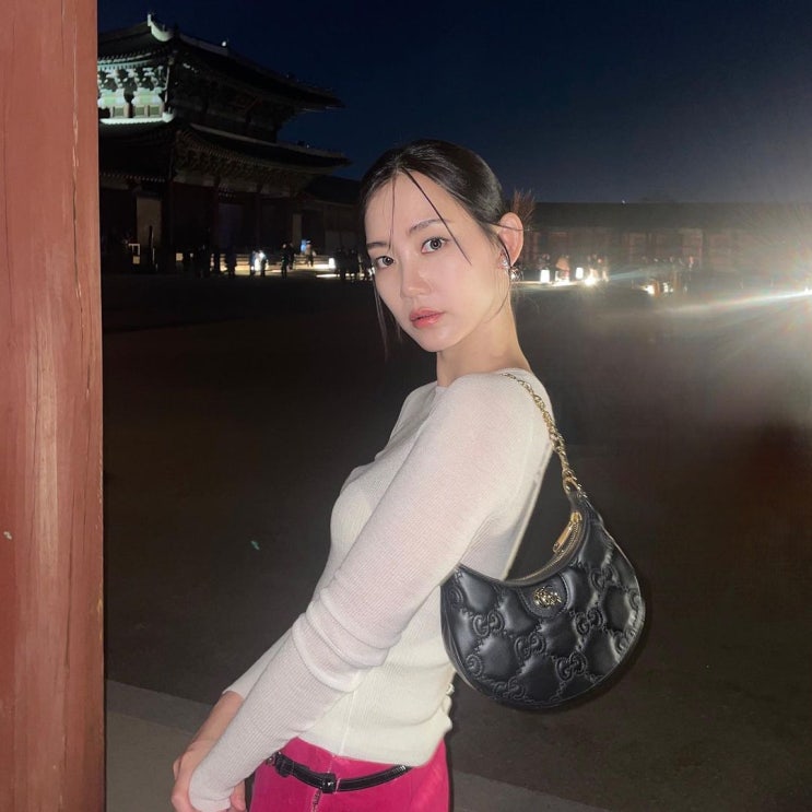  30대 여성의 명품 브랜드 데일리백으로 어떤룩에도 찹살떡처럼 착 붙는 구찌 마몽 미니 여자 숄더백 가방 ft. 신현빈