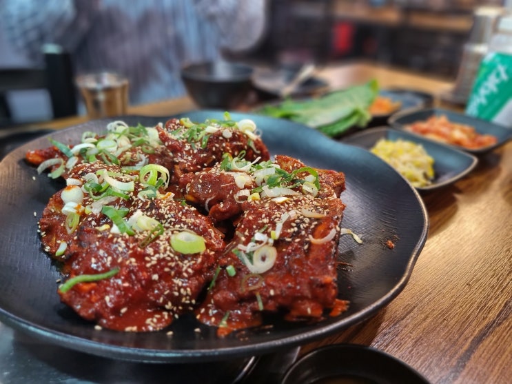  [봉천역맛집] 매콤한 불맛이 일품인 뼈구이 전문점 조프로감자탕뼈구이의 직화뼈구이 솔직 리뷰.