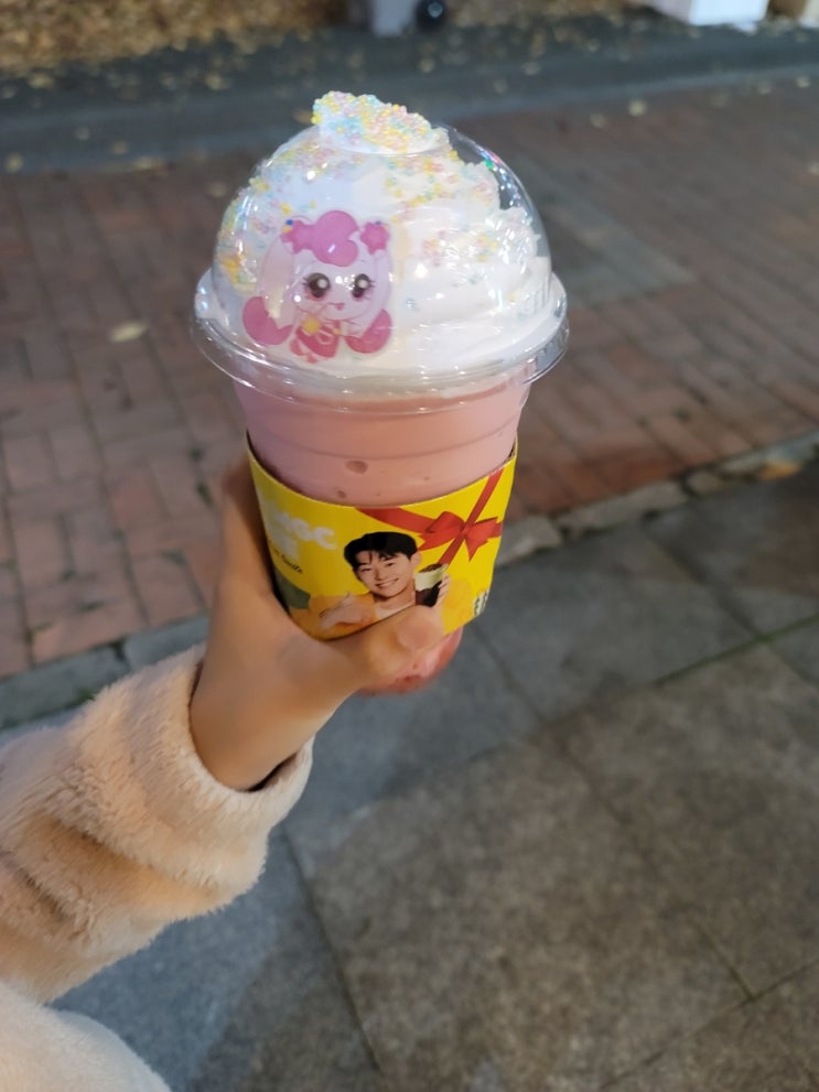  메가커피 하츄핑 밀크 쉐이크 먹어본 후기