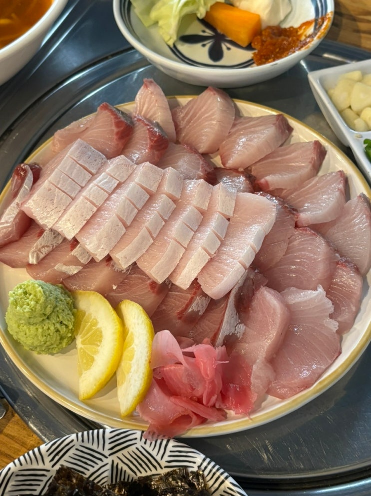  야장 감성 가득한 문래 대방어 맛집, 막회 해산물 투성이