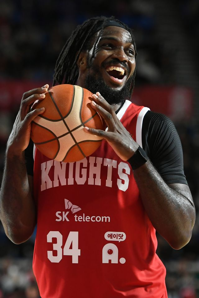 ‘2G 연속 트리플더블’ 자밀 <b>워니</b>, <b>프로농구</b> 1라운드 MVP 선정