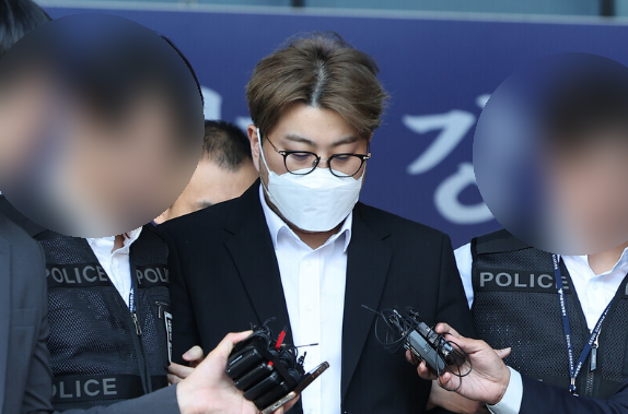 "가수 <b>김호중</b>, 뺑소니 혐의로... 법원이 지적한 조직적 <b>사법 방해</b>"