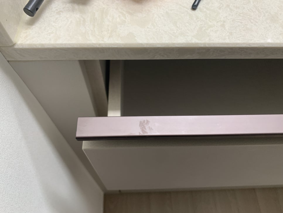 화장대서랍장 레일수리 헤펠레댐핑언더레일교체