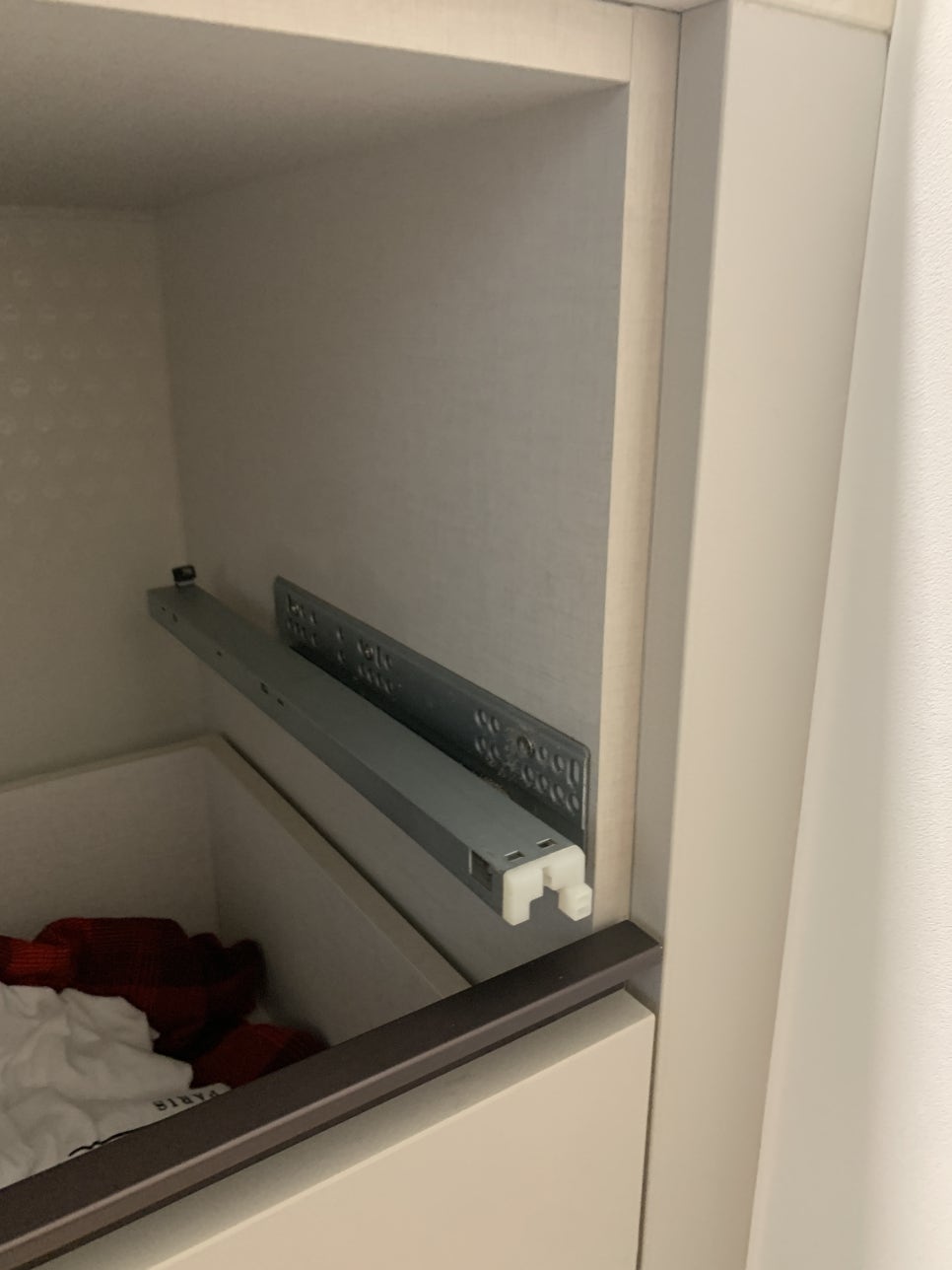 화장대서랍장 레일수리 헤펠레댐핑언더레일교체