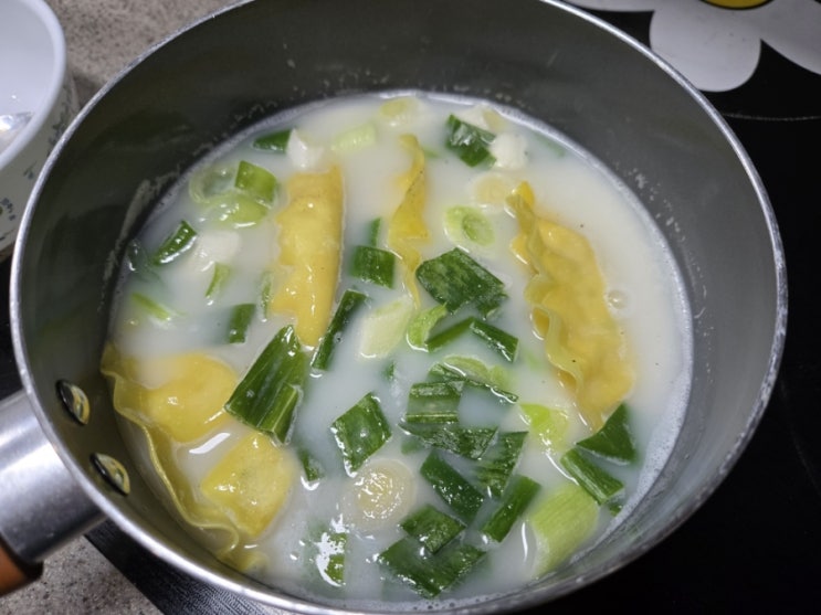  다이어트 식사이론 만두 찌는법 노란만두피 단호박 닭가슴살만두