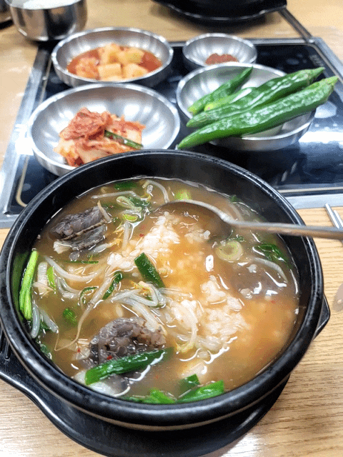  신당동순대국]나주곰탕느낌의 맑은 국물 순대국밥, 청정순대국