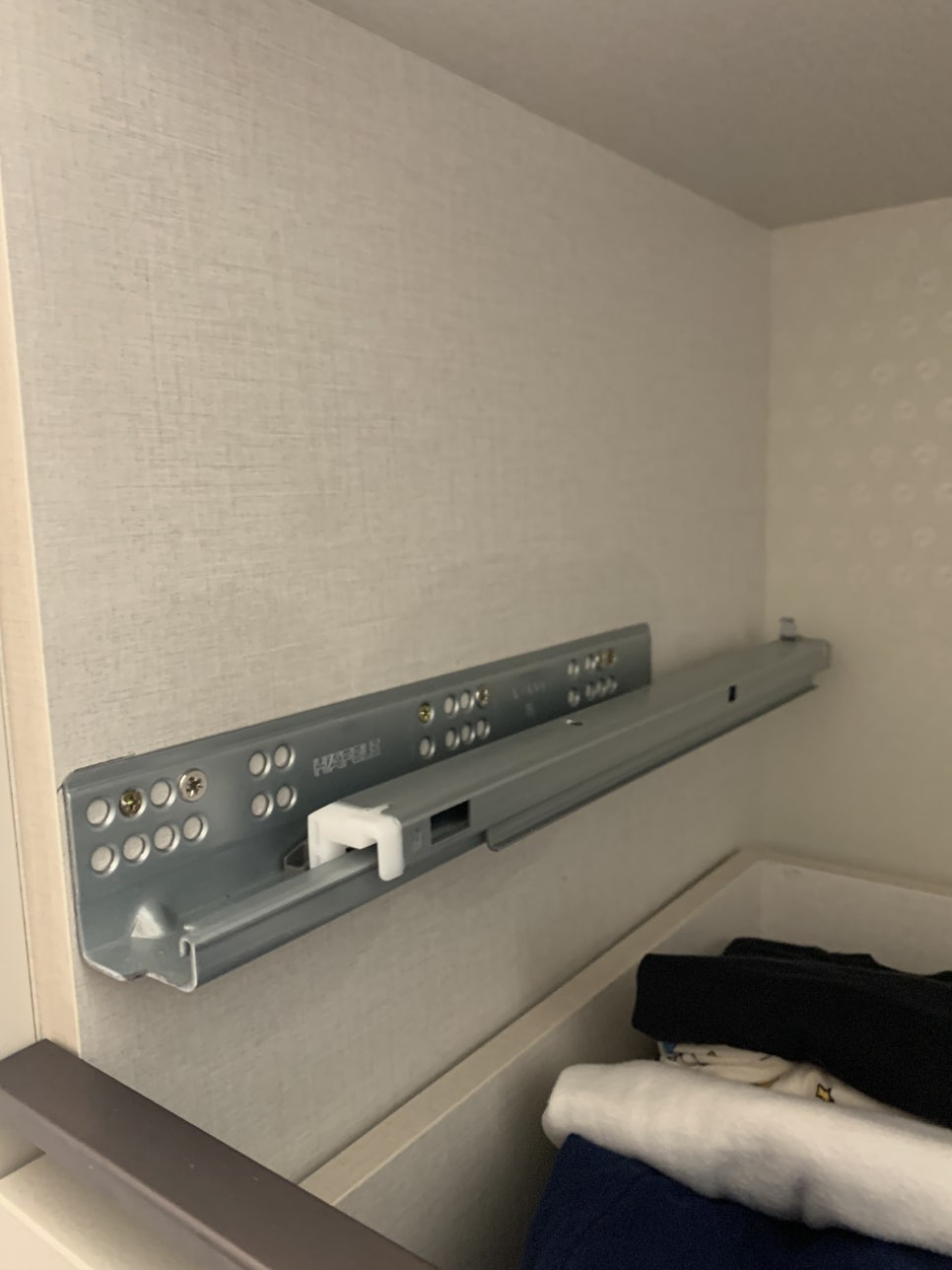 화장대서랍장 레일수리 헤펠레댐핑언더레일교체