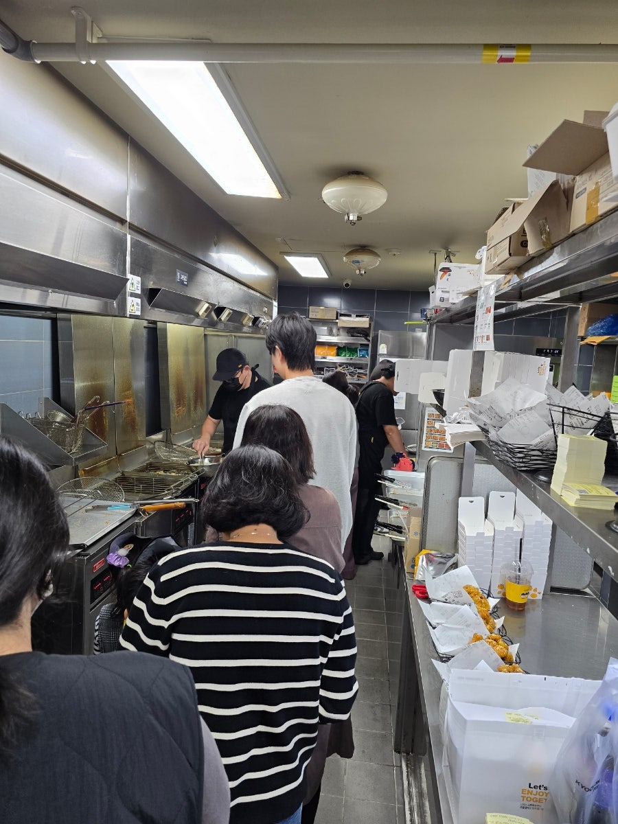 교촌치킨 산동점 사진 3