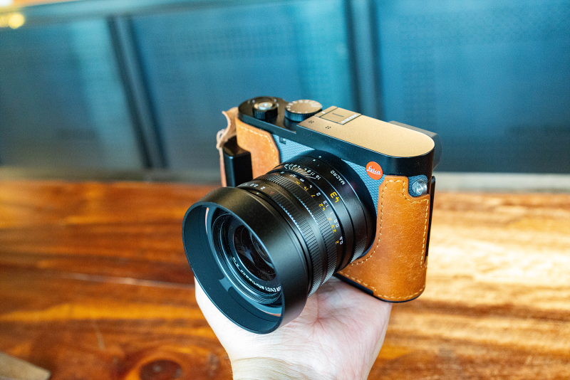 라이카 Q3 43 림스 가죽 하프속사케이스 LEICA 알리 원형후드