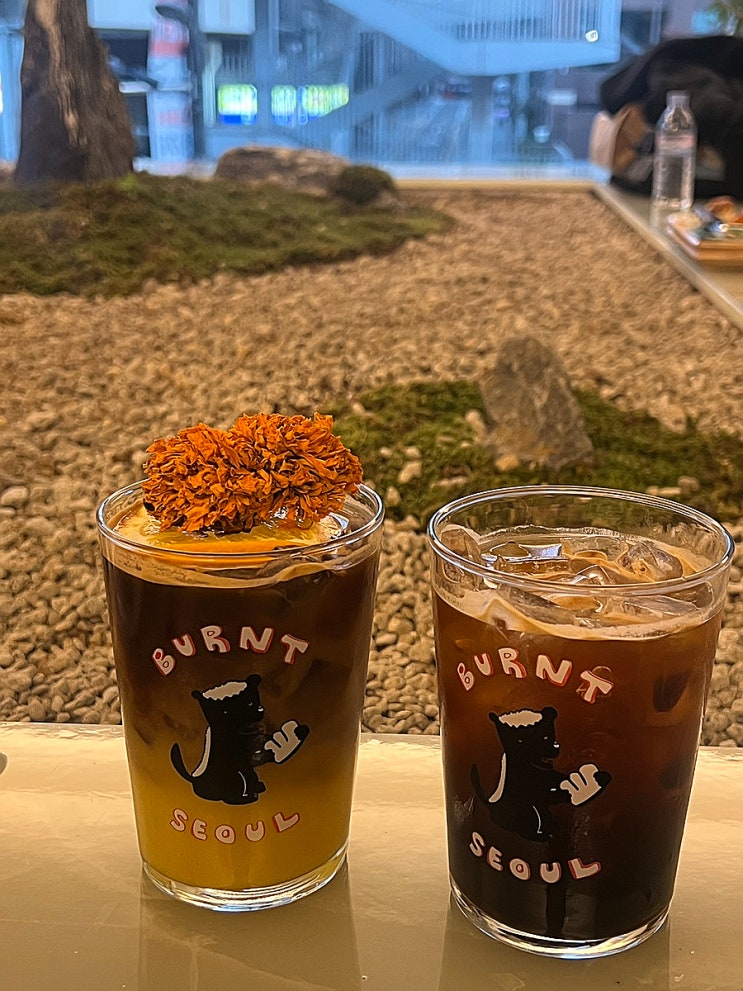  을지로 번트서울 오렌지커피가 맛있는 디저트카페 내돈내산