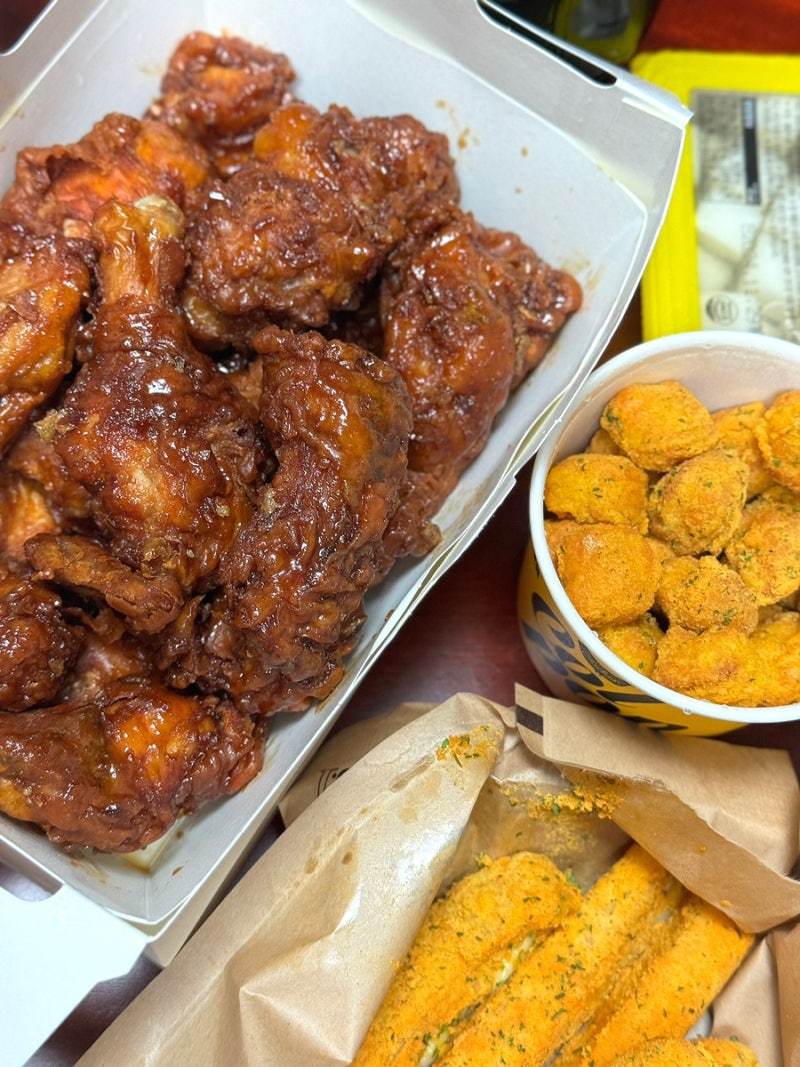 [BHC 치킨 신메뉴] 매콤한 간장치킨 ‘핫골드킹’ 정확한 맛평가 | BHC 메뉴추천