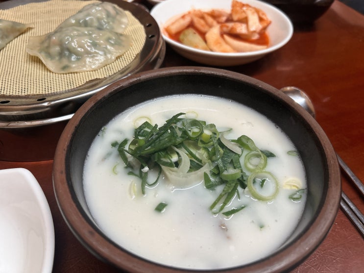  왕십리역 한옥에서 즐기는 건강한 맛집 <일품백송칼국수>(손만두, 설렁탕)