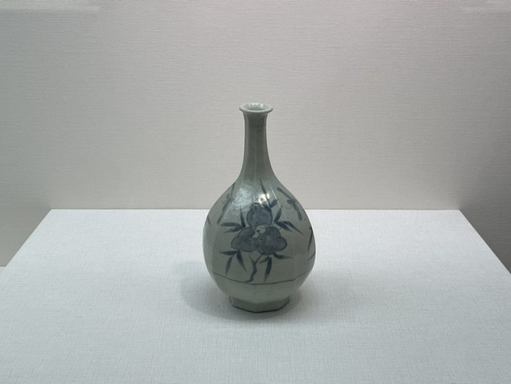  018. 고려미술관 : 추계전람회 《조선왕조의 책가도》