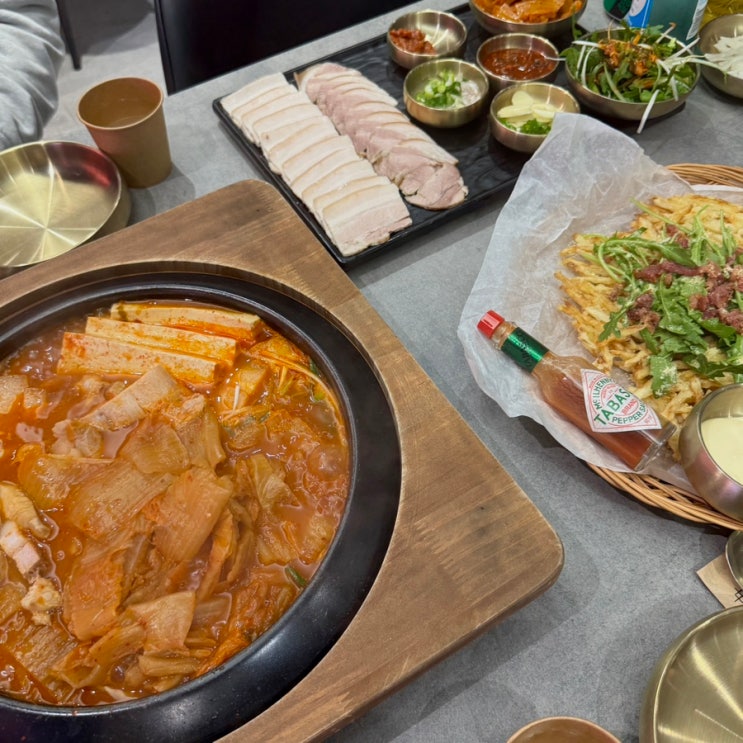  선릉 맛집 수묵 강남 회식 장소 묵은지찜 냉제육 후기