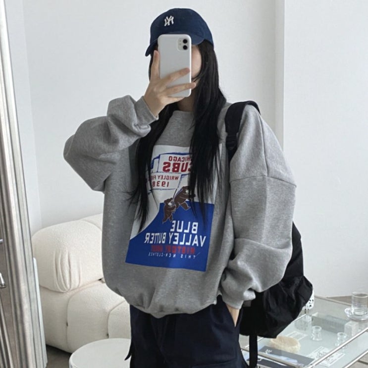  여성 겨울 데일리 루즈핏 오버핏 빅사이즈 기모 캐릭터 맨투맨 티셔츠 스타일링 팁