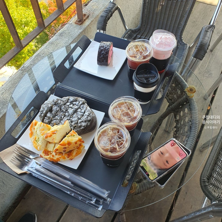  남양주 팔당 데너리스 카페 북한강 뷰 맛집 브런치 메뉴 베이커리 추천 비밀정원 느낌