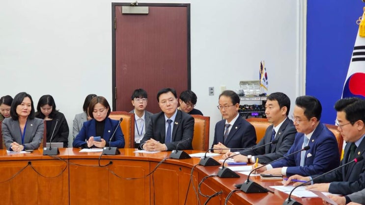 반영한 <b>김건희 특검법 수정안</b>... 불참속에 수정안을... 