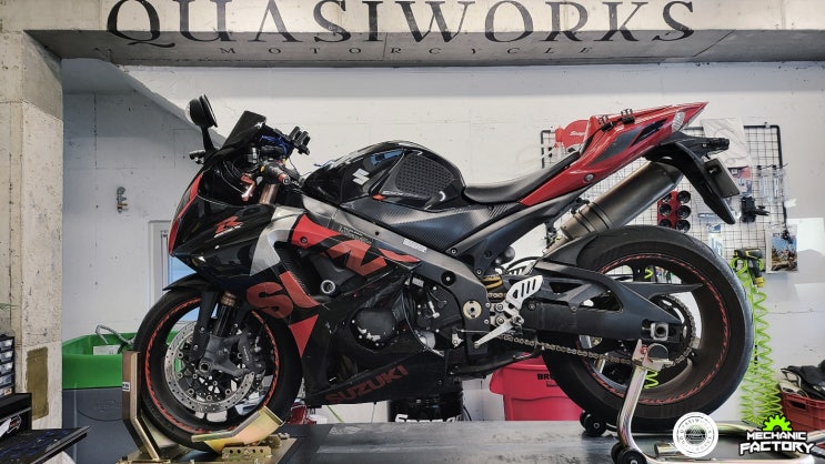 스즈키(Suzuki) R1000 알천 피렐리 로쏘4 리어타이어 교체 부산경남김해 모터사이클 정비수리 콰시웍스(Quasiworks)