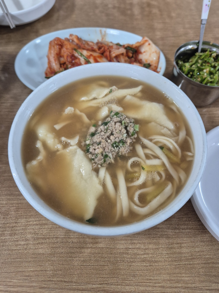  [강남구 논현동] 논현손칼국수 (칼국수+수제비+공기밥 탄수화물로 채워보는 논현파 칼국수)