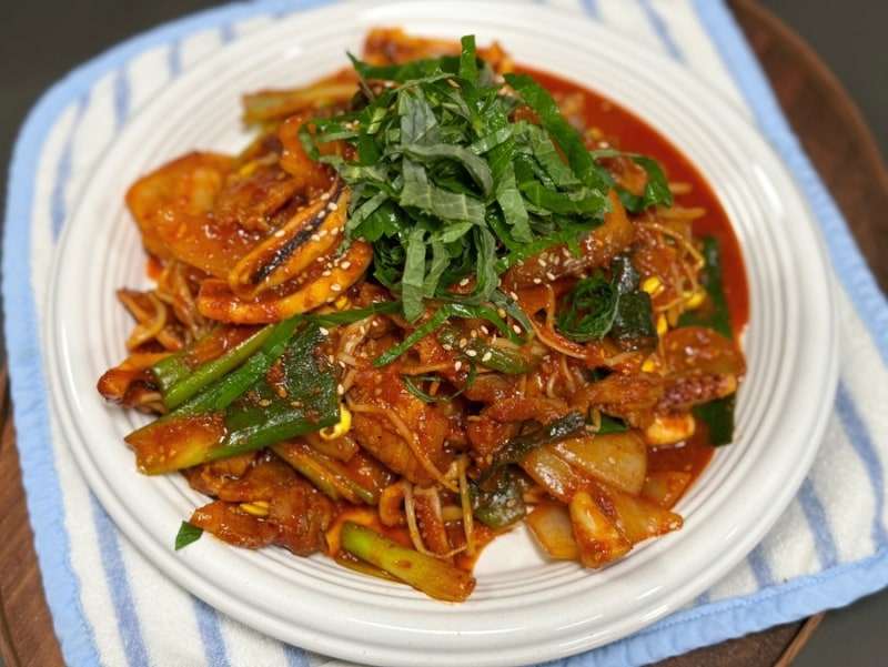 오삼불고기 만들기 매콤한 콩나물 오징어삼겹살 볶음 레시피