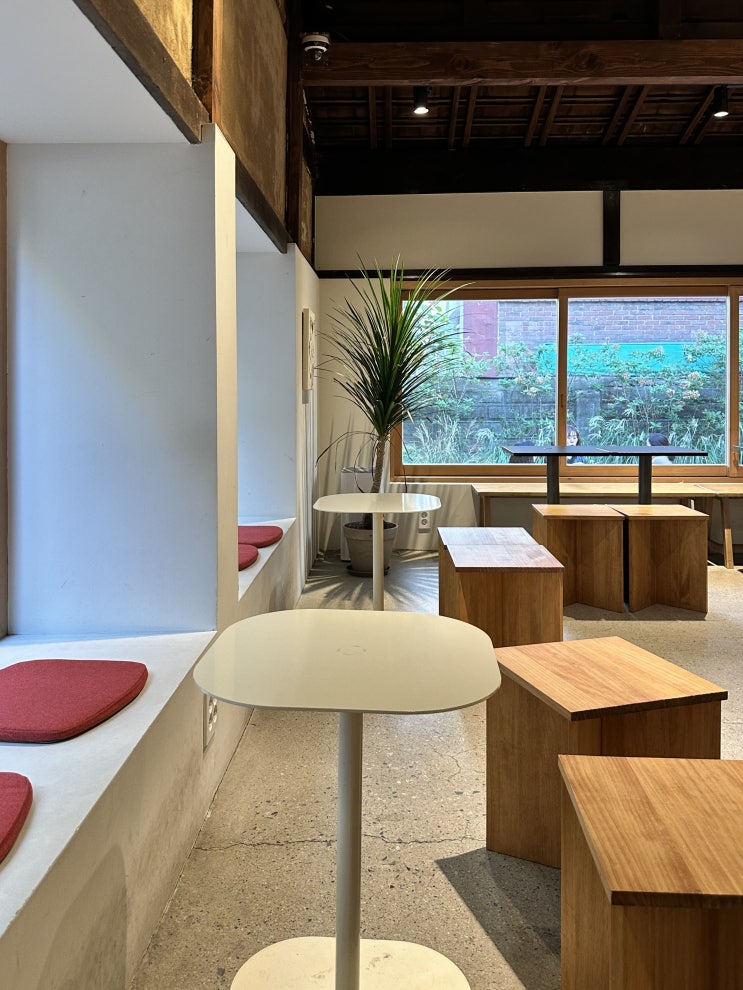 [내돈내산] 삼각지역 근처 마당 있는 카페, 피요르드(Fjord)