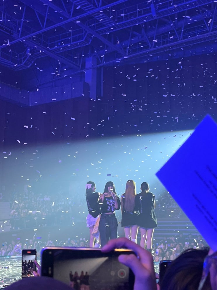 LIFE <b>키스오브라이프</b> 1st world tour in seoul <b>월드투어</b>... 