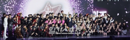 둘째날 최고상 ...<b>이찬원</b>은 <b>5관왕</b> [종합] (일간스포츠)