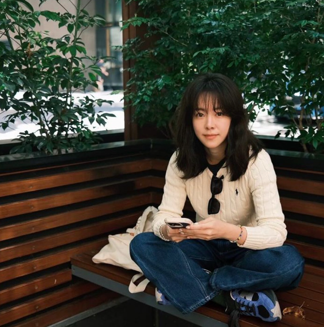  로맨스의 왕! 한지민이 입은 깔끔한 여친룩으로 러블리한 폴로 랄프로렌 여성 니트 스웨터 코디 알아보기