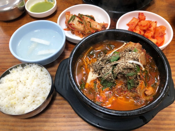  소래포구 해장국 맛집 소래장터 뼈해장국 감자탕 노포 감성