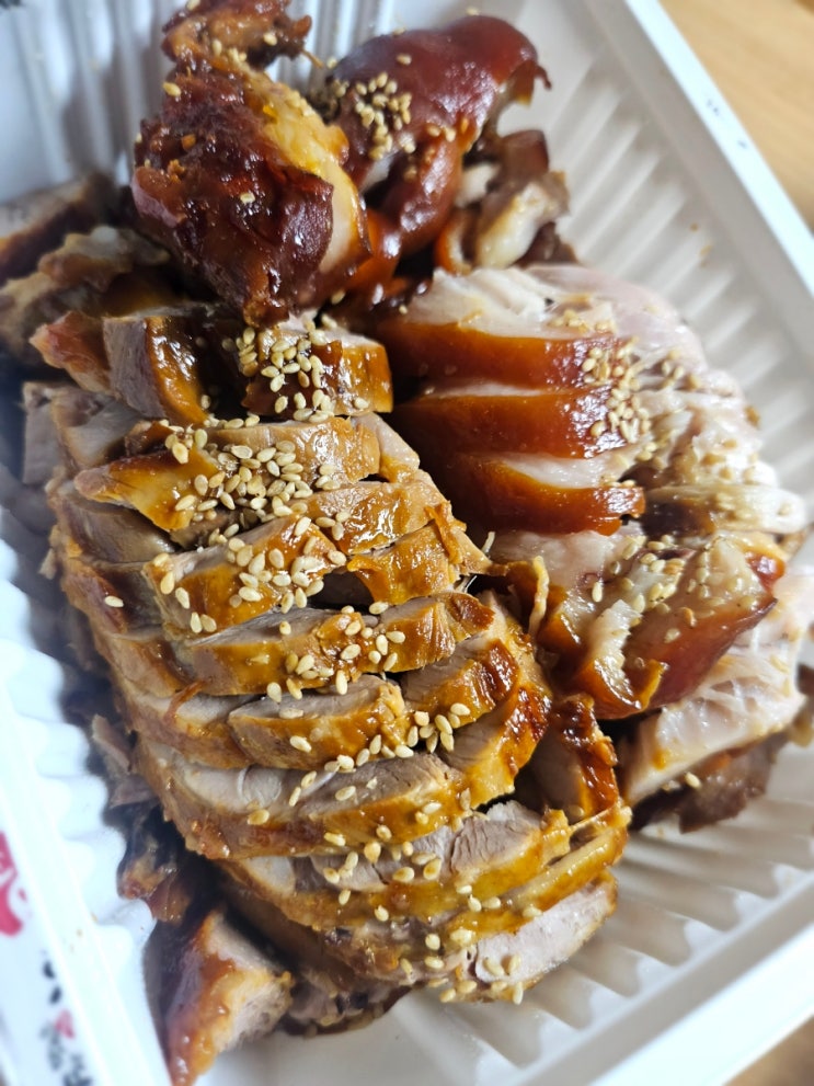  가장맛있는 족발 - 중자+막국수