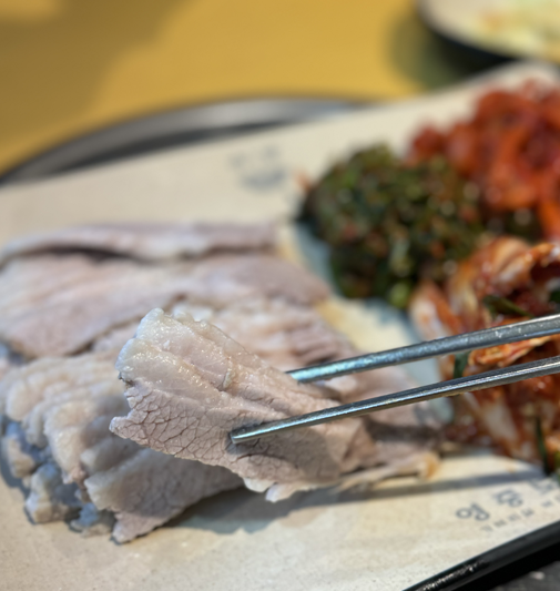  [영등포] 야들야들한 가브리살 보쌈 맛집, 영중보쌈 본점 feat) 보쌈을 시키면 칼국수가 서비스!