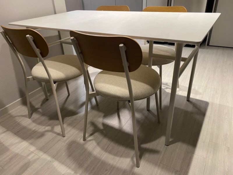 까사미아 비엔나식탁