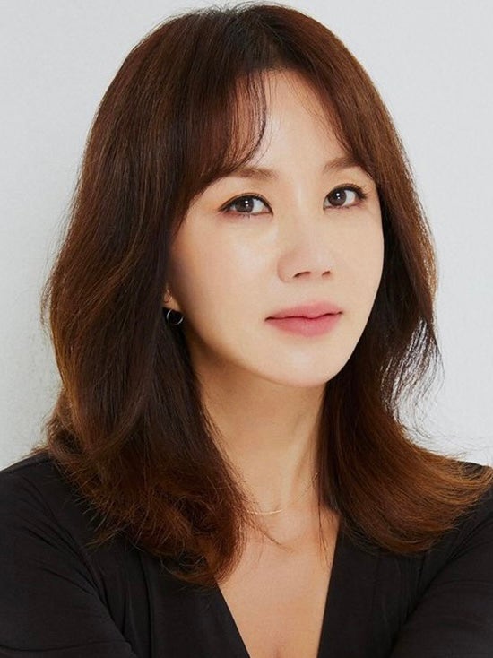 엄정화 소속사 바꿨네~ 에일리언컴퍼니와 전속계약