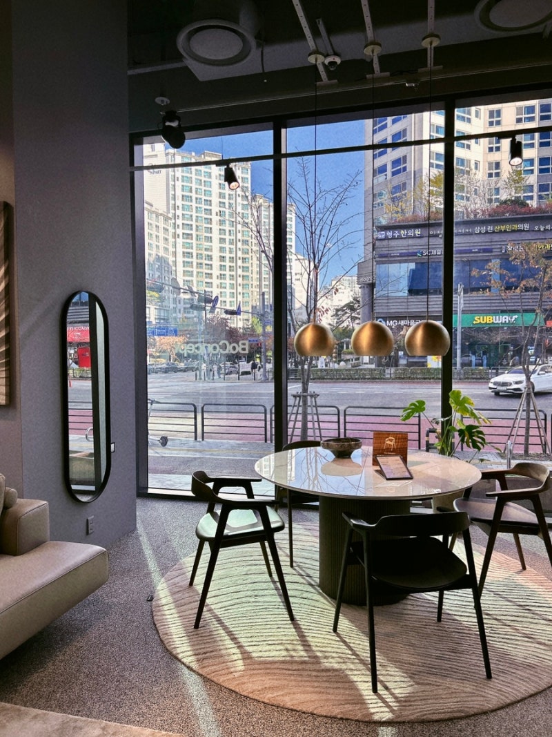 보컨셉(BoConcept) 킹스턴(Kingston)테이블 식탁과 프린스턴(Princeton) 체어 의자 구매 (확장테이블 ....
