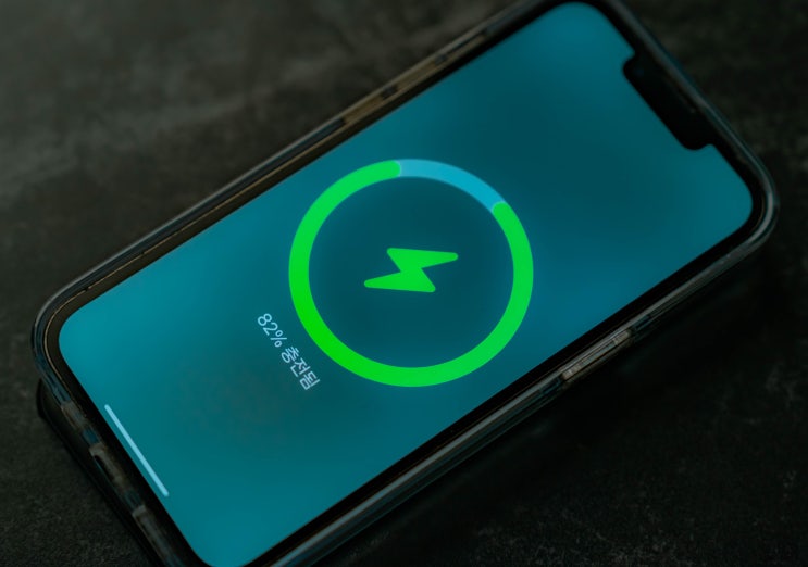  5000mAh 갤럭시/아이폰 맥세이프 보조배터리 무선충전기 추천 리뷰