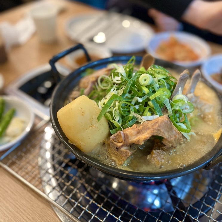  독산 원조감자탕 일미집 깔끔한 국물이 일품