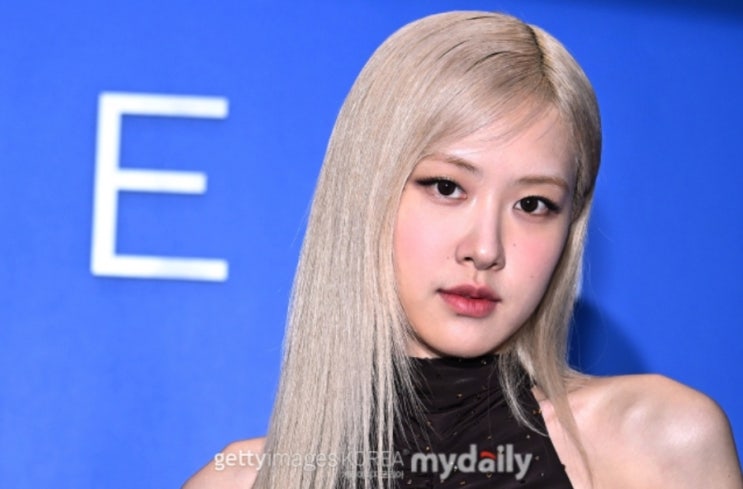 “이렇게 <b>사랑</b>받을 줄 몰랐다”…”<b>뉴진스</b>, 정말 <b>사랑해</b>”... 