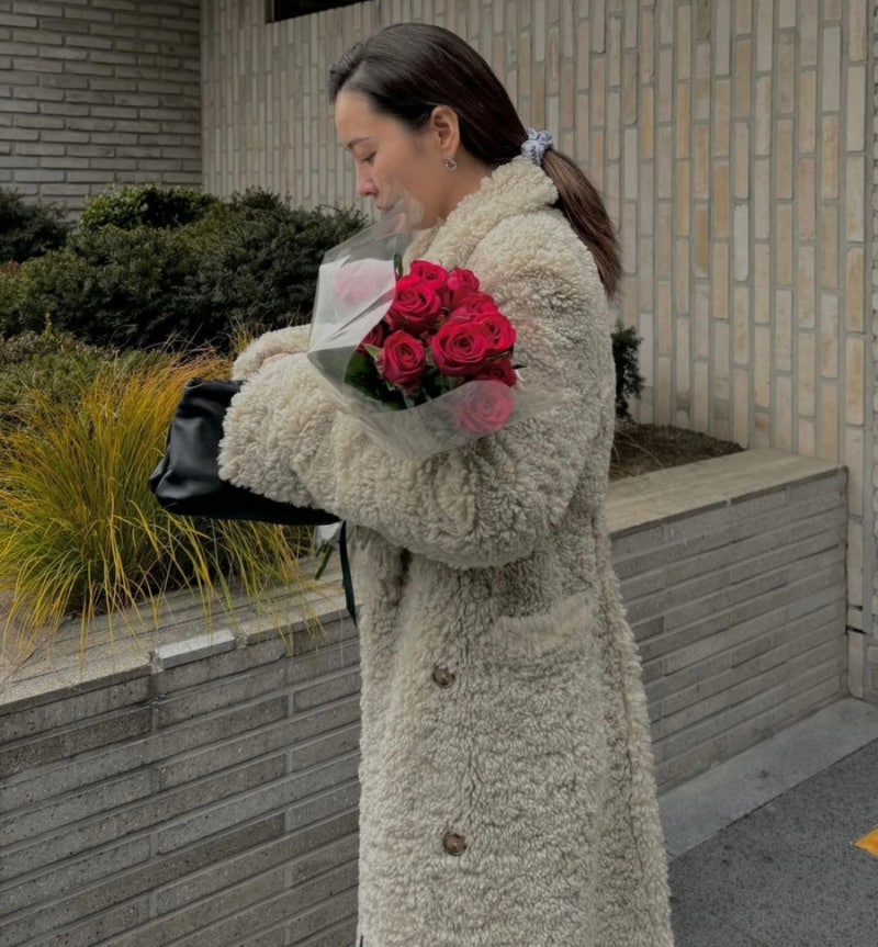 정유미 바뀌지 않는 최애 가방, 더로우 부어스백 가방 요즘 가격은?