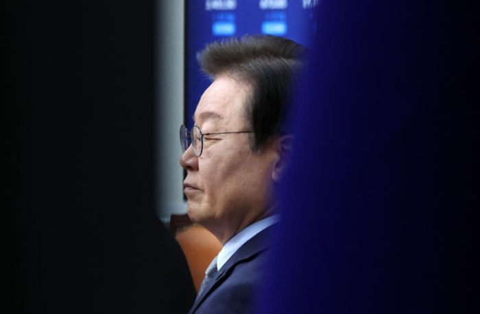 검찰, 경기도 법카 1억653만원 사적 <b>유용</b> 혐의 <b>이재명 기소</b>... 