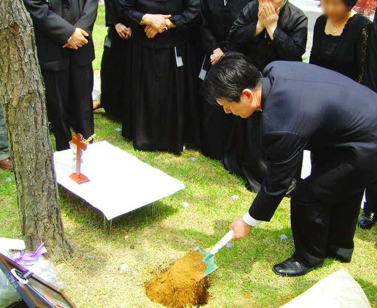  산소 이장 비용 어떻게 될까요
