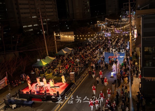  영암 삼호읍에서 가을밤 수놓는 ‘팔팔한 달빛축제’ 성료... 만추의 밤 밝힌 특별한 추억