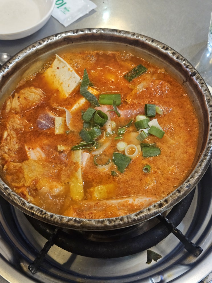  잠실새내 한식 맛집 김치찌개 하나로 승부하는 양푼