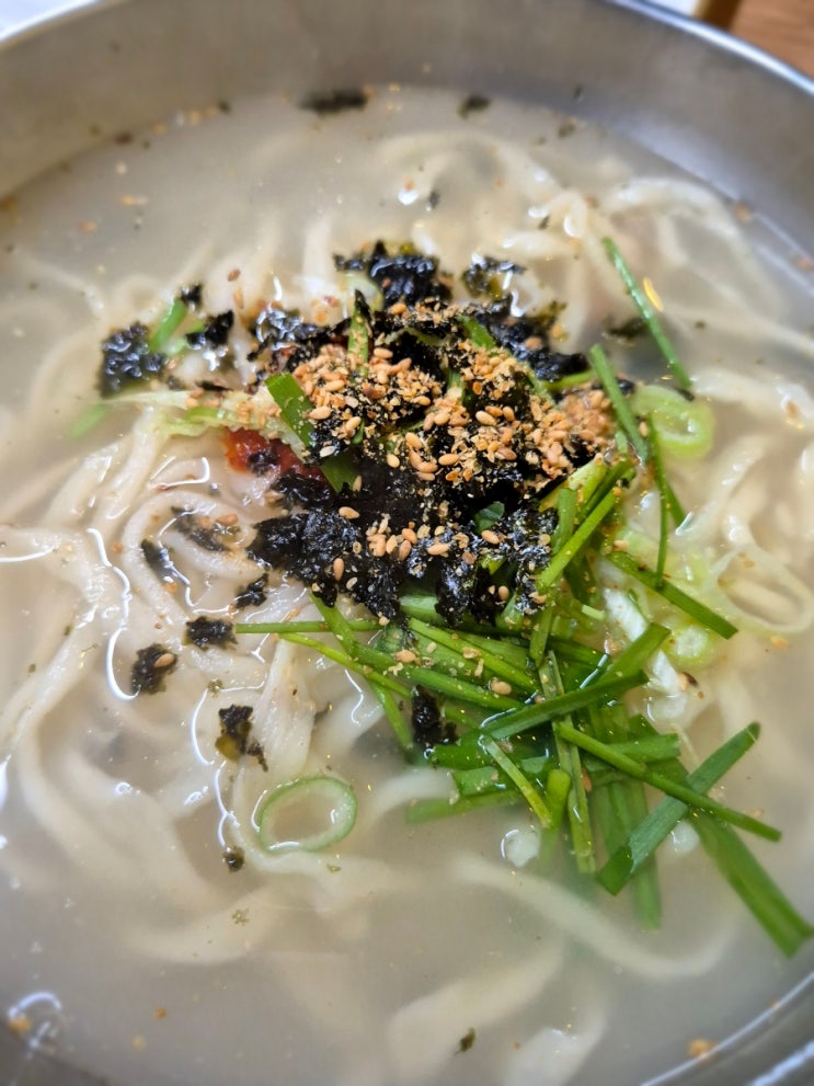  요즘같은 칼국수 날씨에 딱 숙등역 맛나손칼국수
