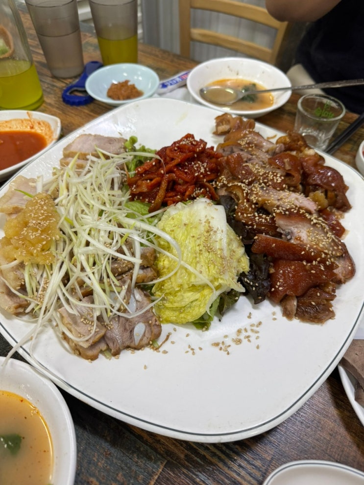 공덕 공덕역 족발골목 보쌈 족발 맛집 술집 찾는다면 마포 유가 궁중족발 노포감성 메뉴