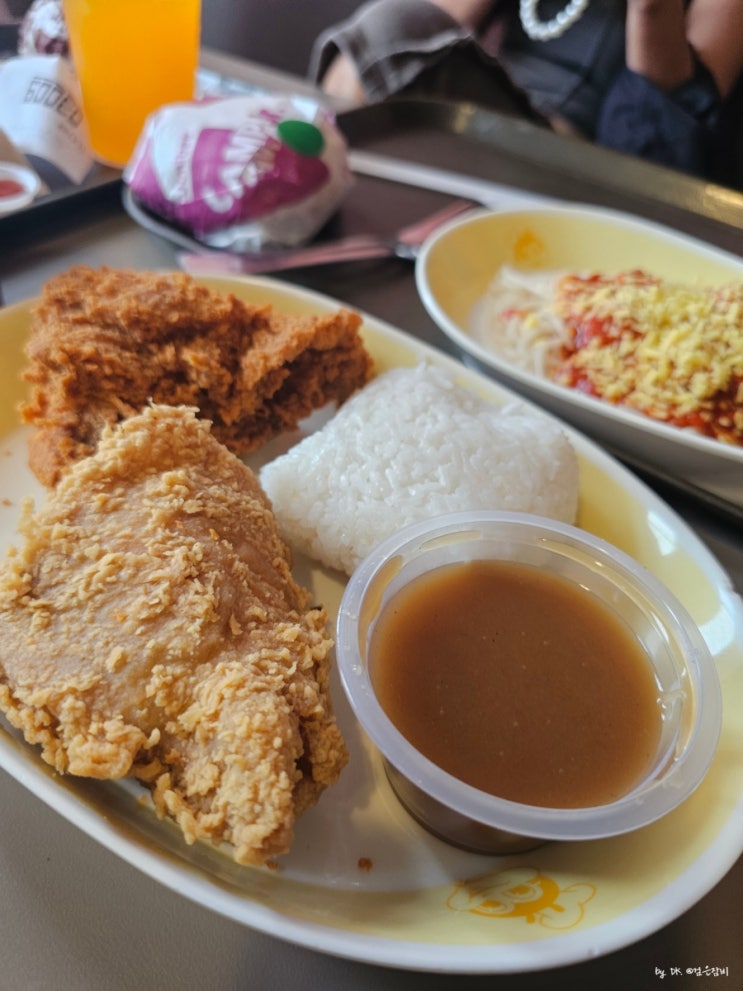  필리핀 보홀 알로나비치 맛집 패스트푸드 졸리비와 할로망고 그리고 패소 환전과 미니마트에서 기념품 산 후기