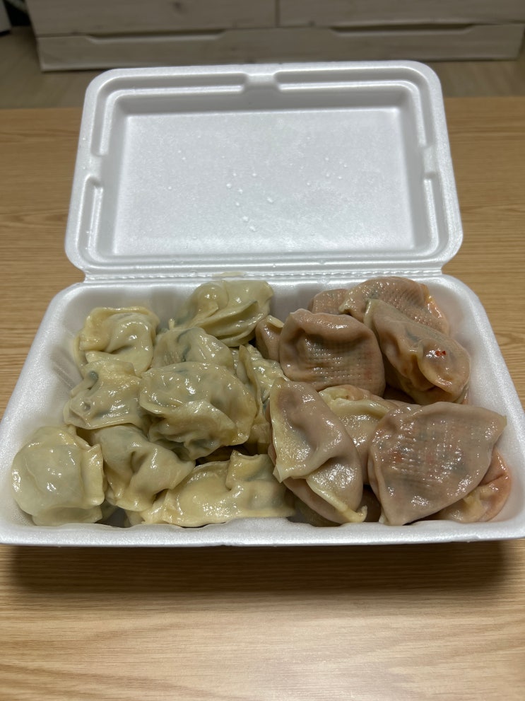  충주 충의시장에서 만난 미친 중독성의 만두 맛집 <대성야채만주>