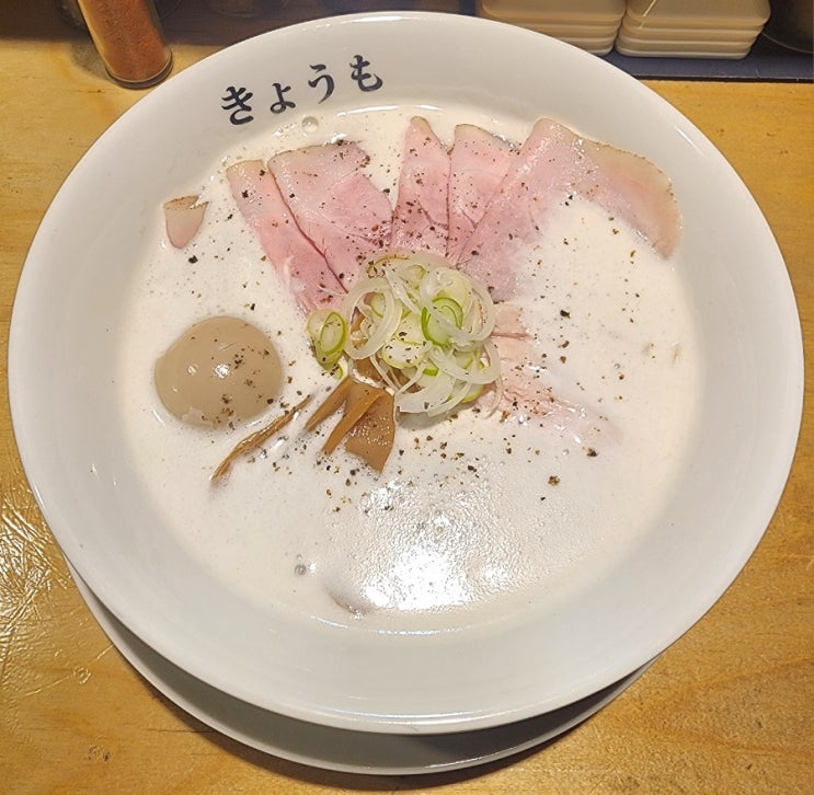  쿄오모 라멘 - 편안하고 친숙한 맛의 약수역 근처 신당동 토리파이탄 라멘맛집