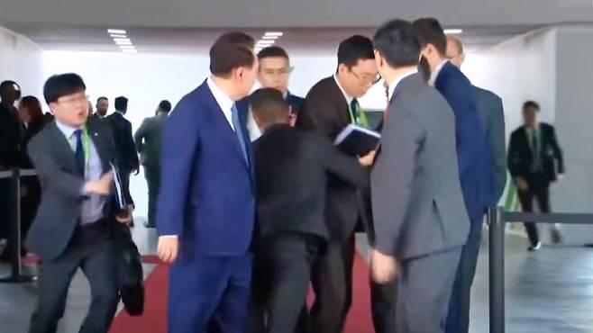 'G20에서 尹 수행원 <b>몸싸움</b>' 논란에 정부·대통령실 "<b>브라질</b>... 