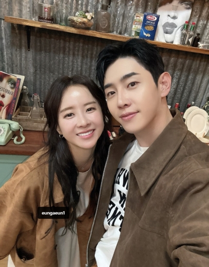 [<b>은가은</b><b>박현호</b> 내년 4월 결혼] 트로트가수 부부 탄생... 